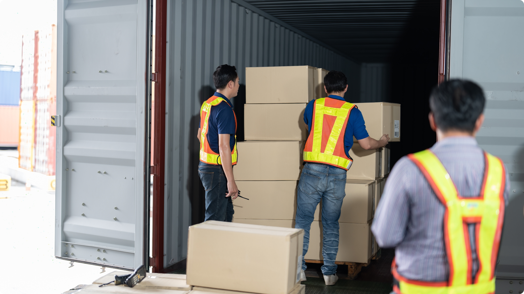 Protecting your High-Value and Fragile Shipments Through Expedited Trucking